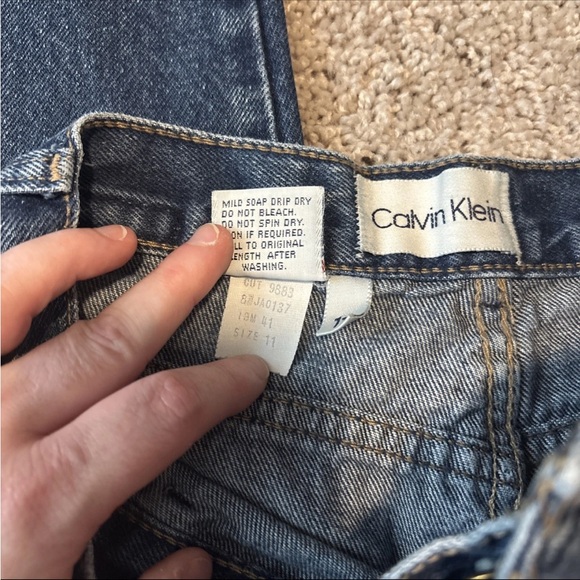 Calvin Klein Vintage Women’s Jeans Dark Wash 27x27 Cute V Waist, 1993 Mom Jeans - Picture 4 of 10